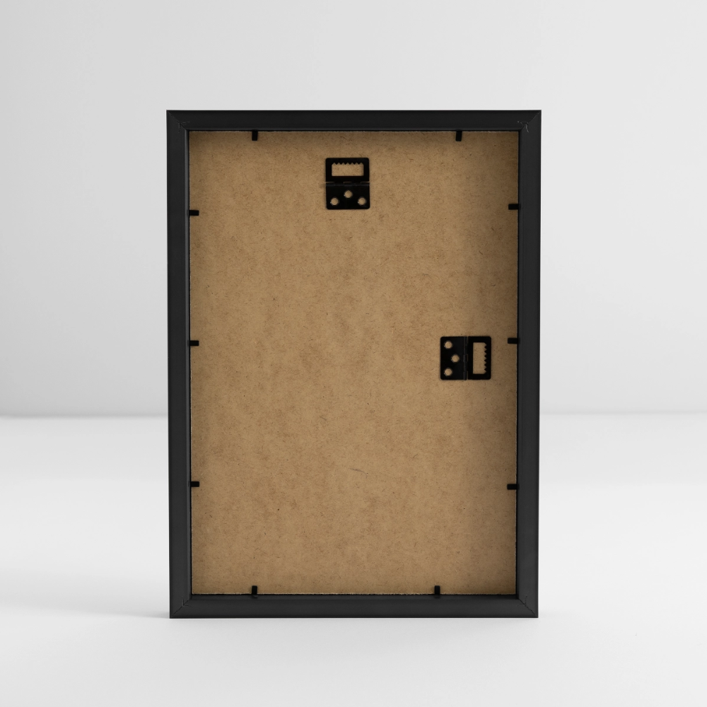 Gerahmtes Poster (27 × 37 cm) - Schwarz
