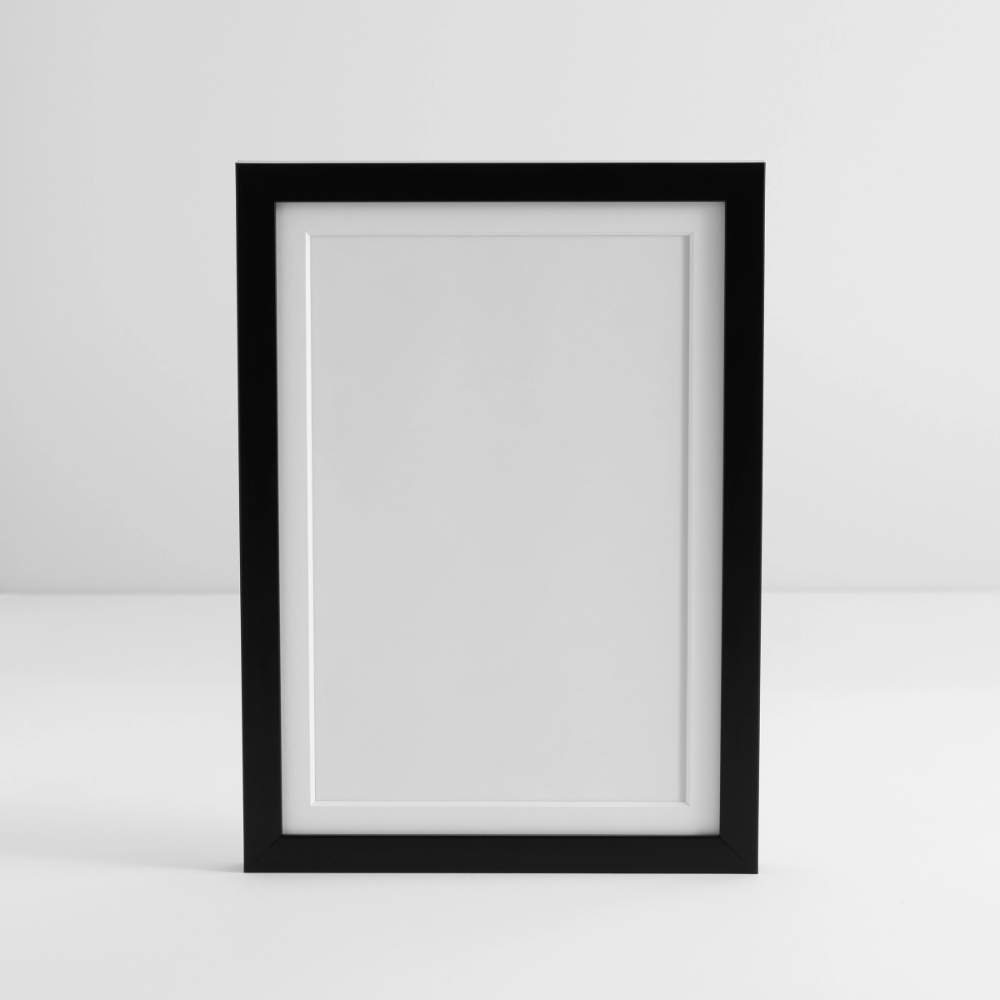 Gerahmtes Poster (27 × 37 cm) - Schwarz